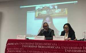 En la imagen, el Dr. Ricardo Nava, la Dra. Tania Hernández y la Dra. Delia Salazar, quien se conectó de manera virtual. Foto: Laura Herrera.