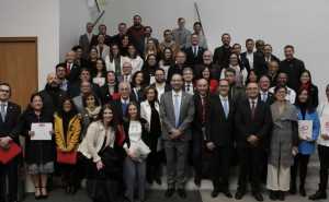 Las y los docentes un estímulo económico y un diploma con valor curricular para las trayectorias consolidadas y emergentes