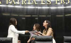 La Dra. Mónica Ancira (izq.), académica del Departamento de Salud, quien lidera el Observatorio Materno Infantil de la IBERO, y la Mtra. Soraya Burrola.