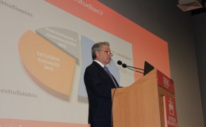 El Rector de la Universidad Iberoamericana, Mtro. David Fernández Dávalos, S. J., durante el mensaje de bienvenida (Valentina González/IBERO).