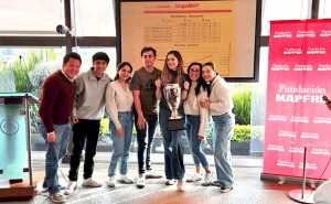 La competencia tuvo lugar el 1 de diciembre y en la final enfrentaron a los equipos de otras tres universidades. Foto: Cortesía del Departamento de Física y Matemática de la IBERO.