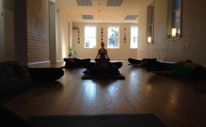 La meditación, como peregrinar interior, nos conducirá al encuentro del misterio que nos habita, el cual nos ayuda a dejar de lado nuestras tristezas, miedos y enojos, llenándonos de amor, paz y vida (Pixabay)